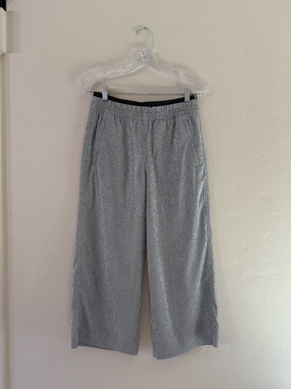 Athleta Silver Echo Wide Crop Pants Size 6 Petite